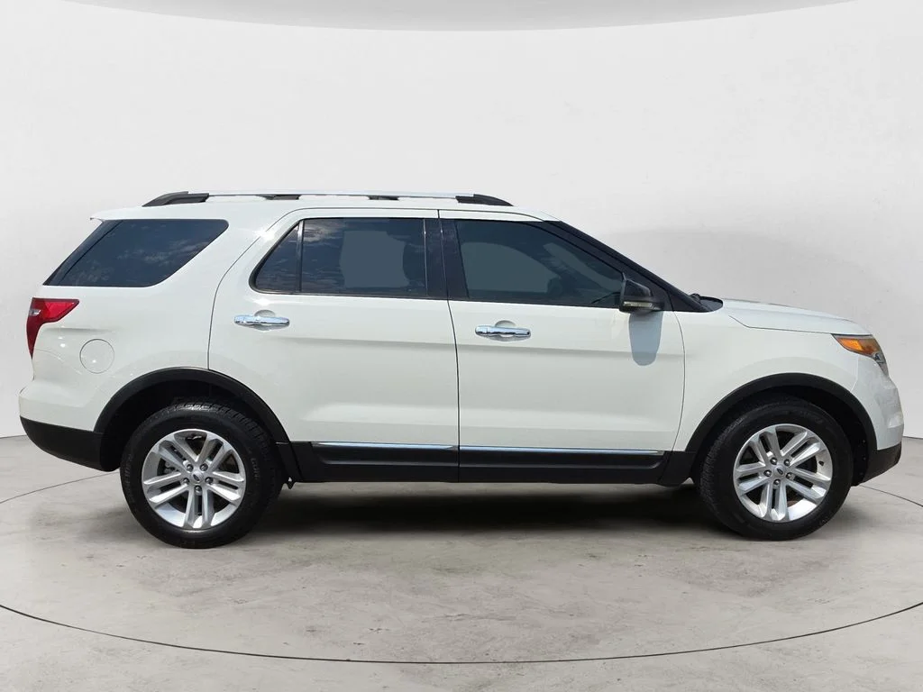 Used 2012 White Ford XLT image 4