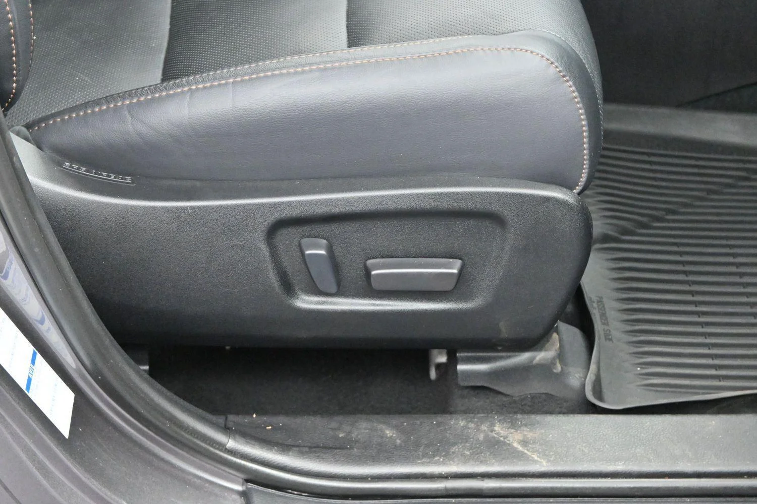 Used 2019 Predawn Gray Mica Toyota Limited image 37
