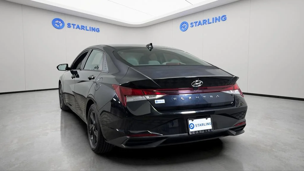Used 2022 Black Hyundai SEL image 6