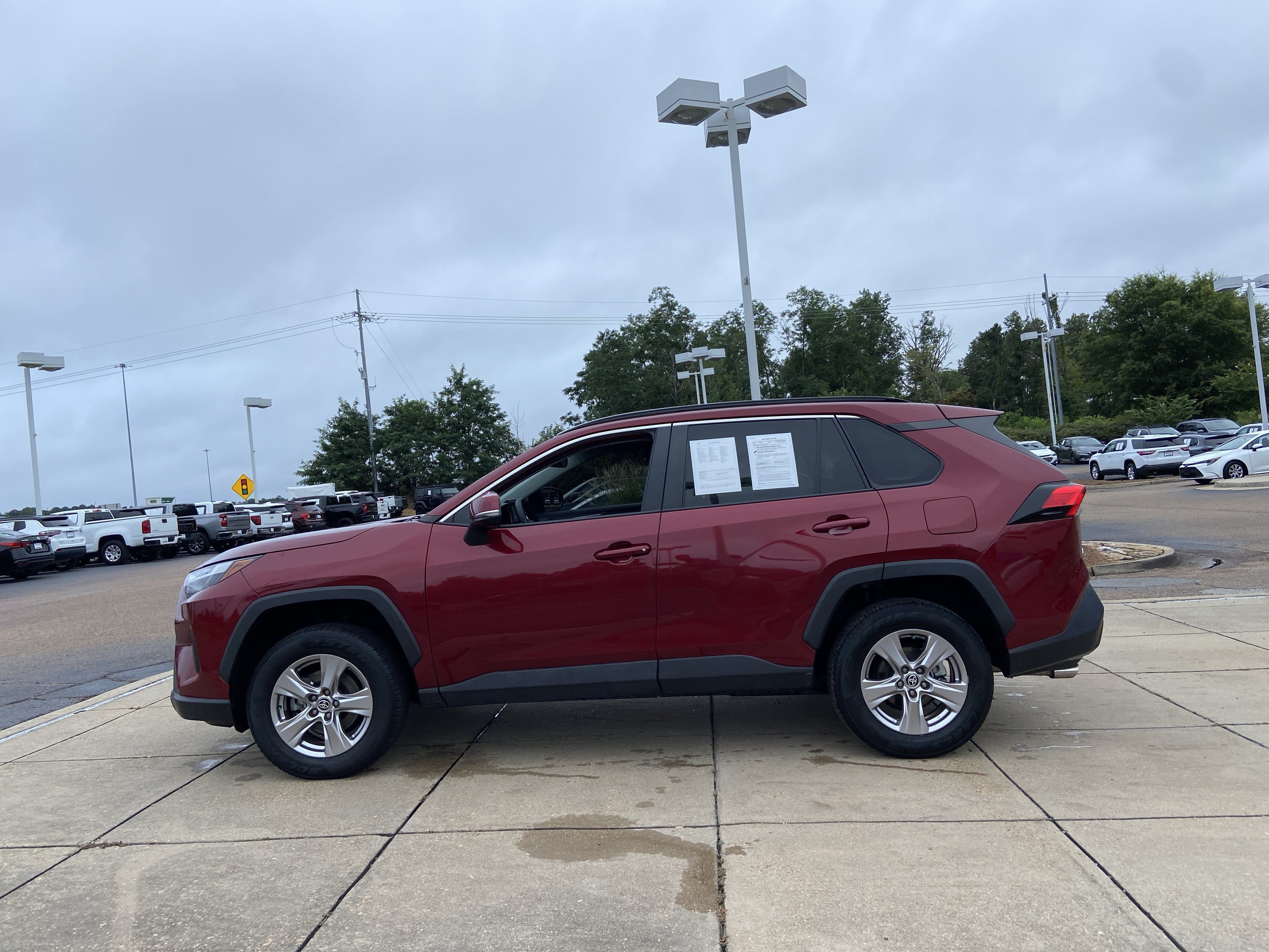 Used 2022 Ruby Flare Pearl Toyota XLE image 8