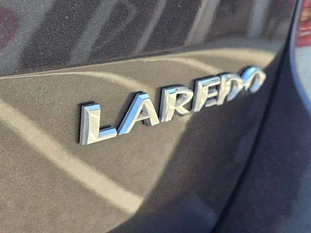 Used 2020 Gray Jeep Laredo E image 9