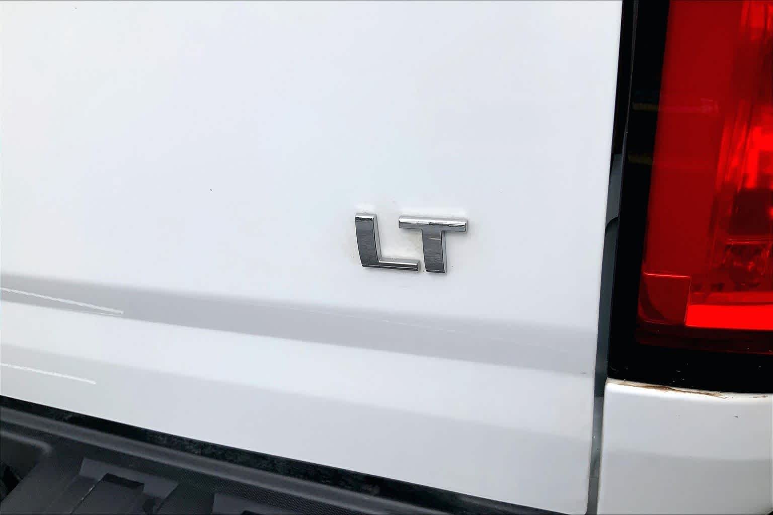 Used 2017 Summit White Chevrolet 2WD LT image 10