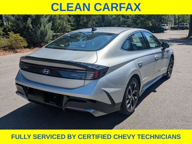 Used 2025 Silver Hyundai SEL image 4