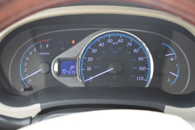 Used 2012 White Toyota Limited image 30