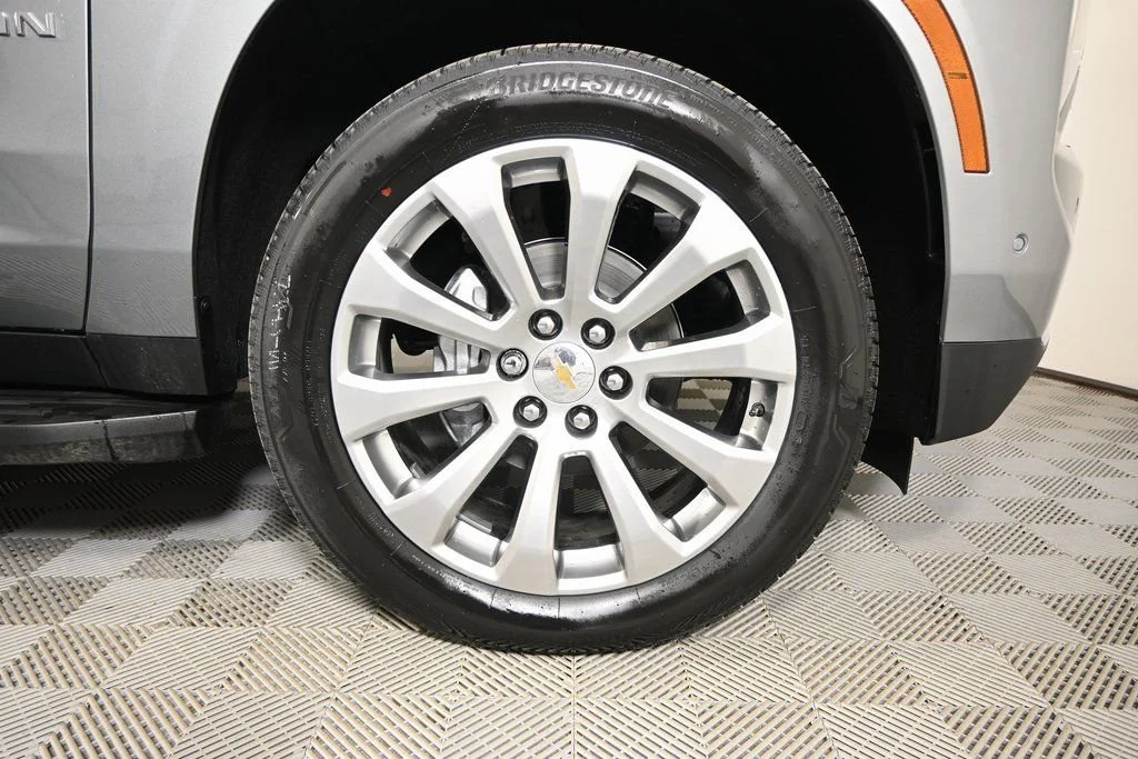 2026 Chevrolet Suburban Premier - Photo 11