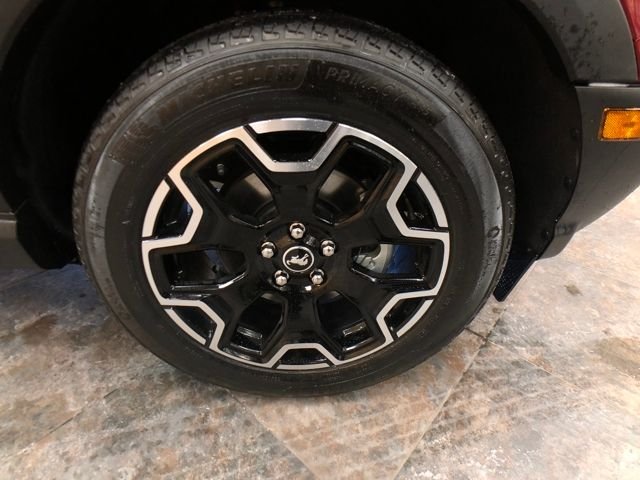 New 2025 Ruby Red Metallic Tinted Clearcoat Ford Outer Banks® image 9