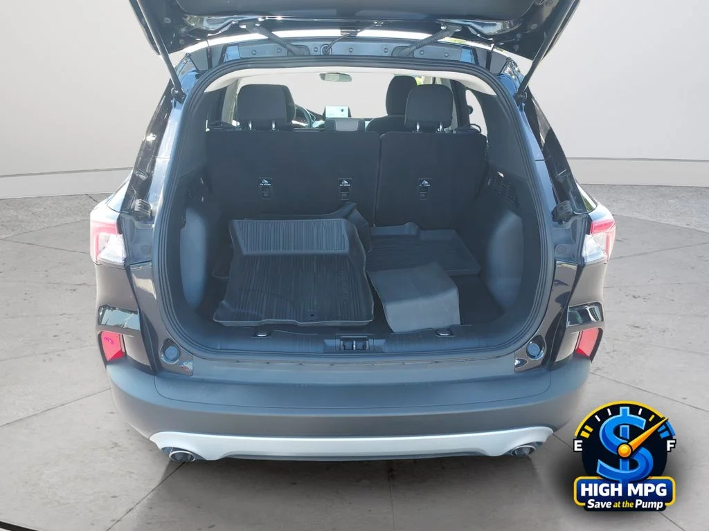 Used 2020 Black Ford SE image 21
