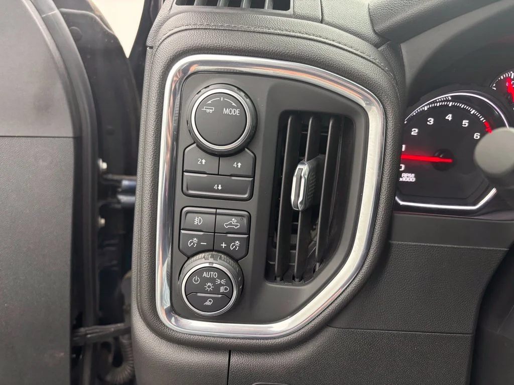 Used 2022 Blue Chevrolet LT image 28