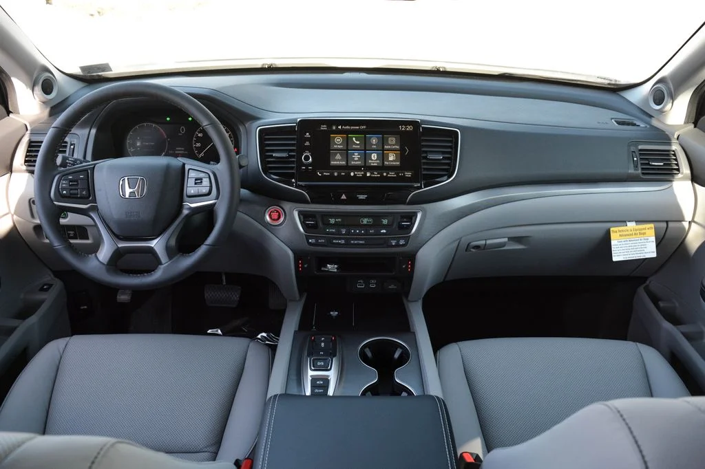 New 2026 Platinum White Pearl Honda RTL image 17
