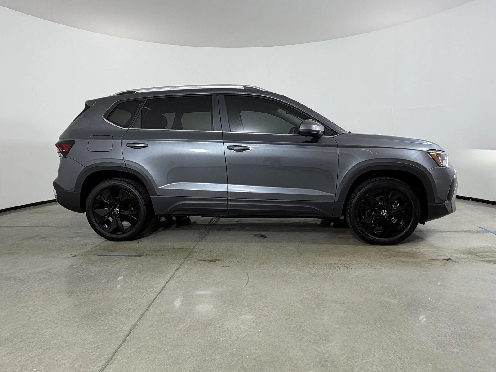 New 2026 GRAY Volkswagen SE image 4