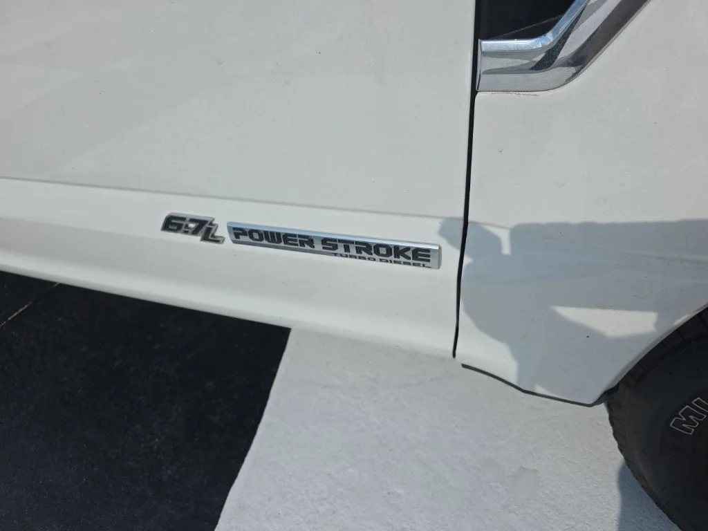 Used 2022 White Ford Lariat image 9