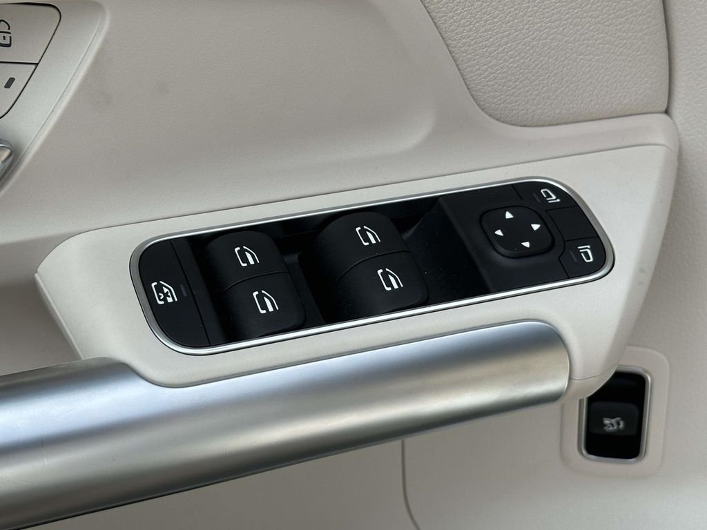 2023 Mercedes-Benz GLA Base - Photo 24