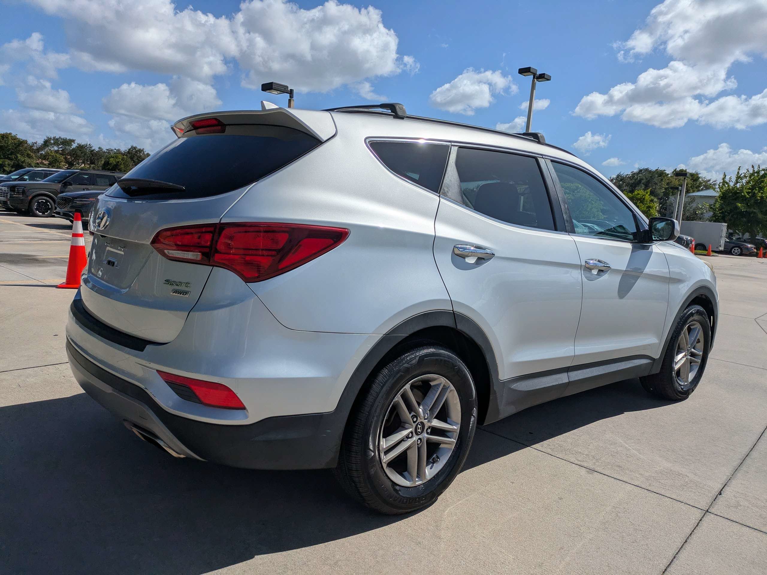 Used 2017 Sparkling Silver Hyundai 2.4L image 2