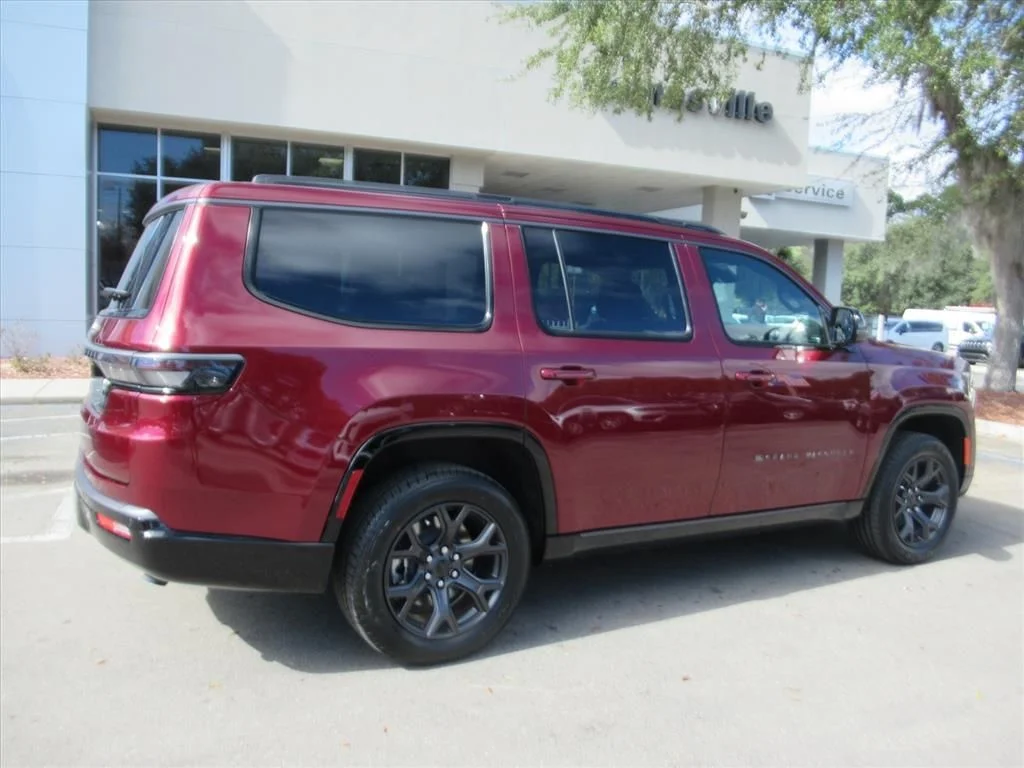 New 2026 Velvet Red Pearl-Coat Exterior Paint Jeep Limited Altitude image 6
