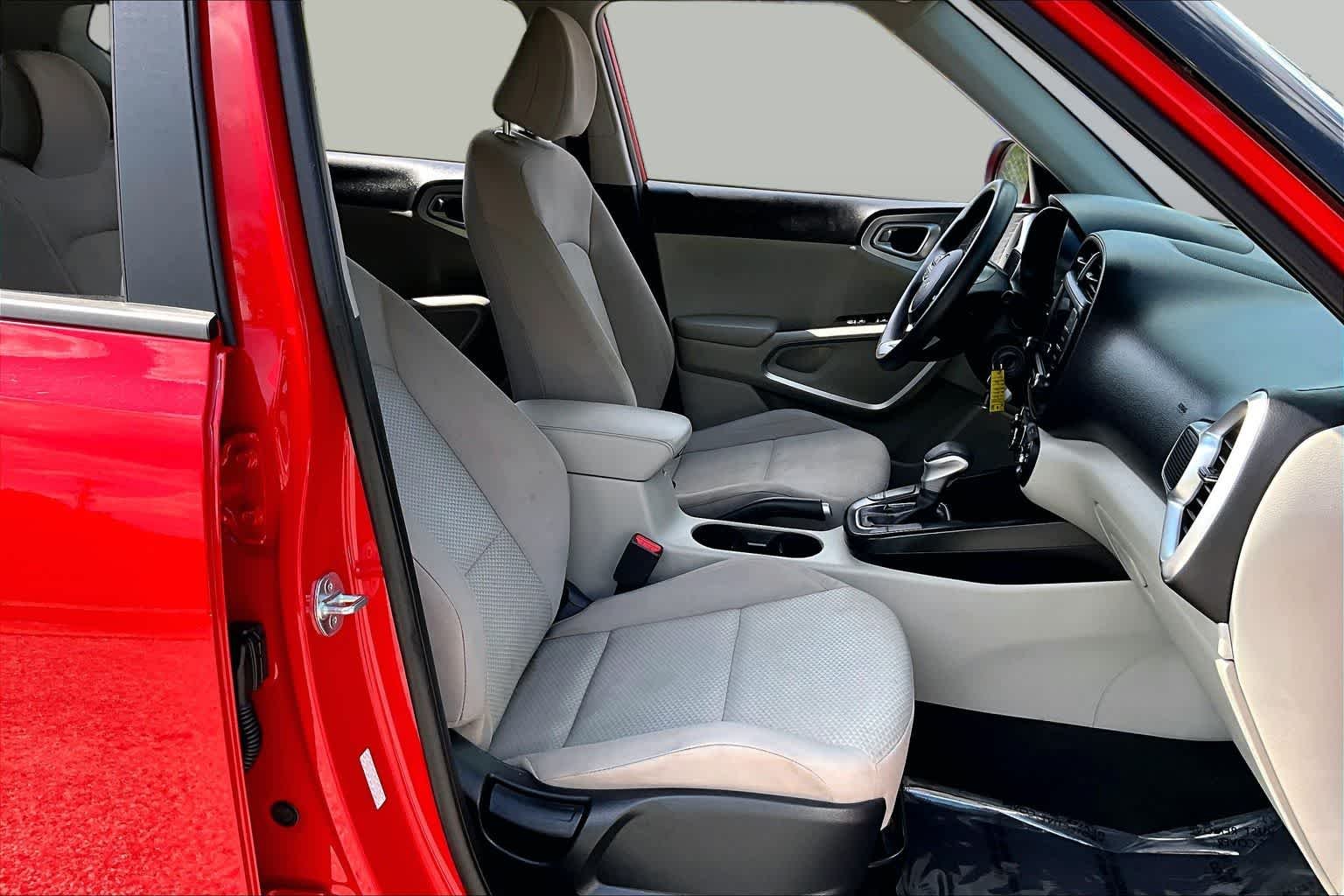 Used 2023 Inferno Red Kia LX image 9
