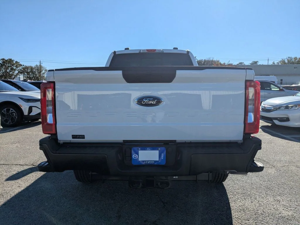 New 2026 Oxford White Ford XL image 5