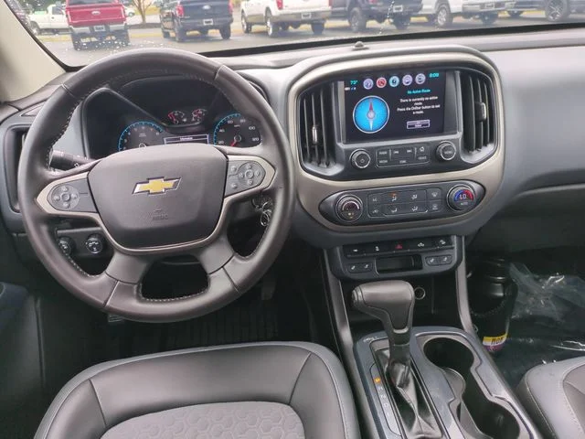 Used 2018 Black Chevrolet Z71 image 28