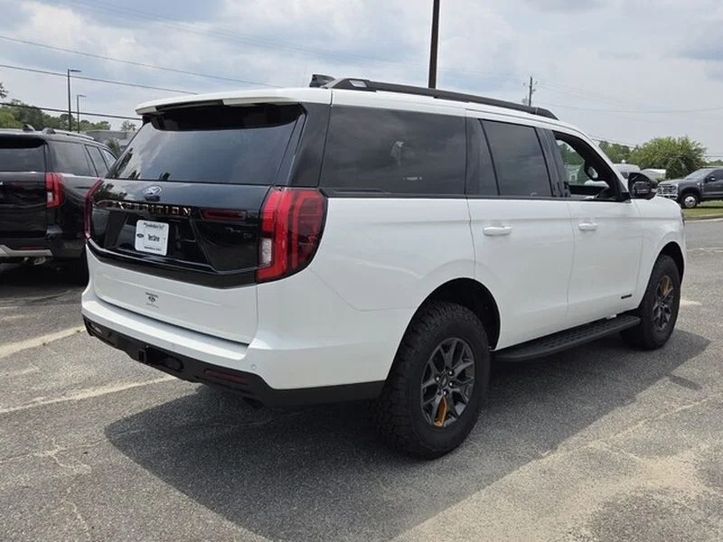 New 2026 Star White Metallic Tri-Coat Ford Tremor® image 13