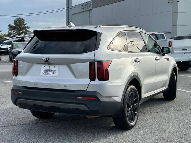 Used 2021 Silver Kia S image 3