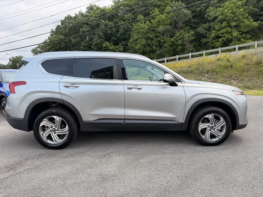Used 2023 Silver Hyundai SEL image 13