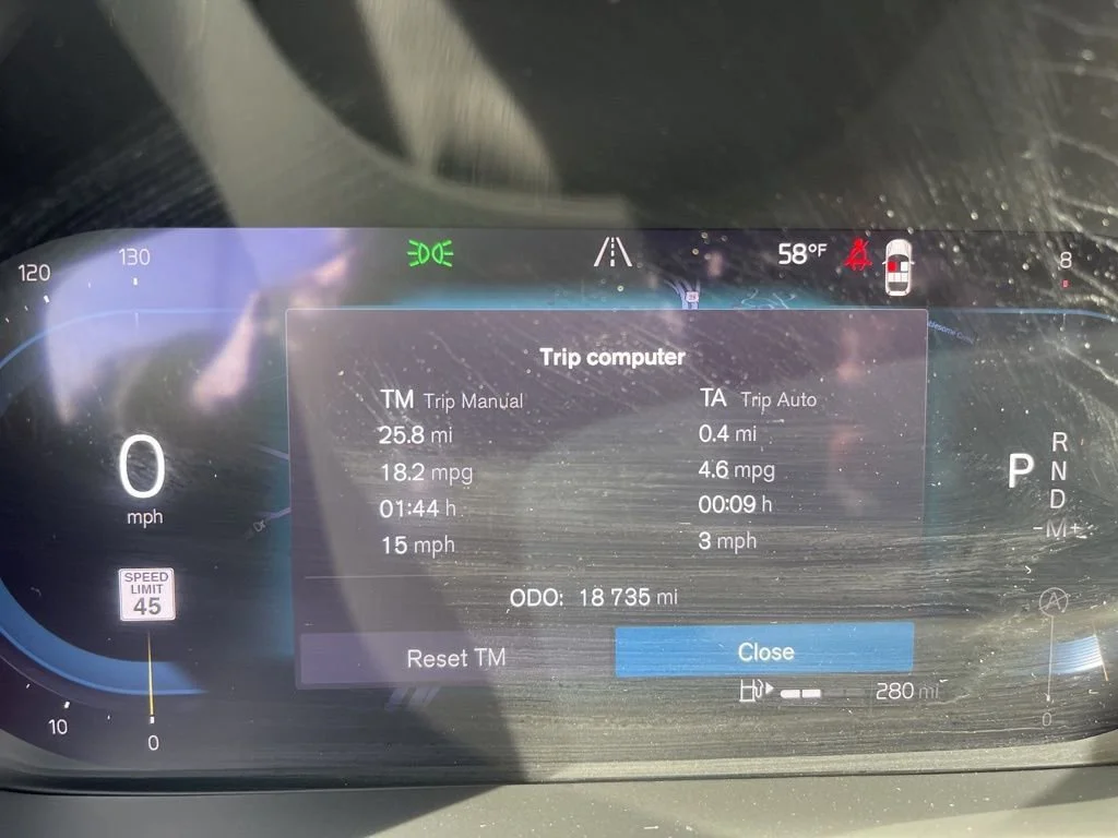 Used 2023 Gray Volvo Core image 27