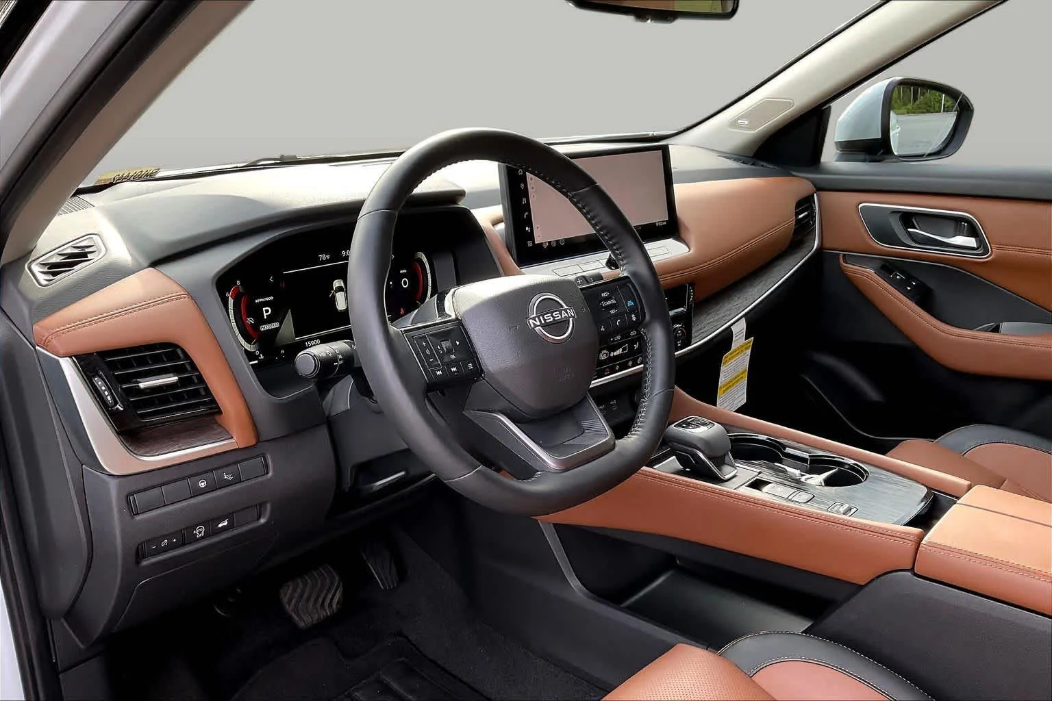 Used 2025 Everest White Pearl Nissan Platinum image 35