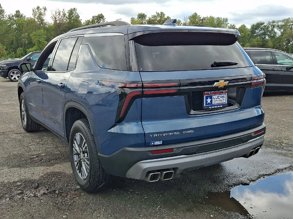 Used 2025 Blue Chevrolet LT image 9