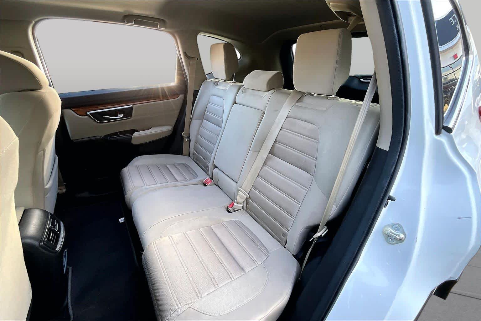 Used 2018 White Diamond Pearl Honda EX image 21