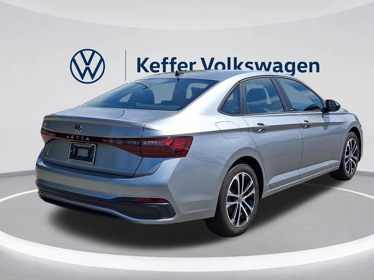 Certified Used 2025 Silver Volkswagen 1.5T Sport image 6