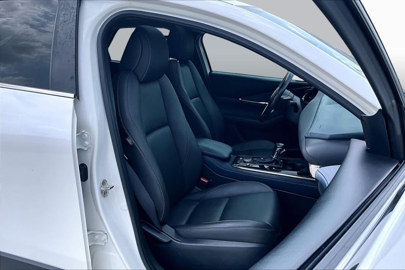 Used 2021 Snowflake White Pearl Mica Mazda Preferred image 9