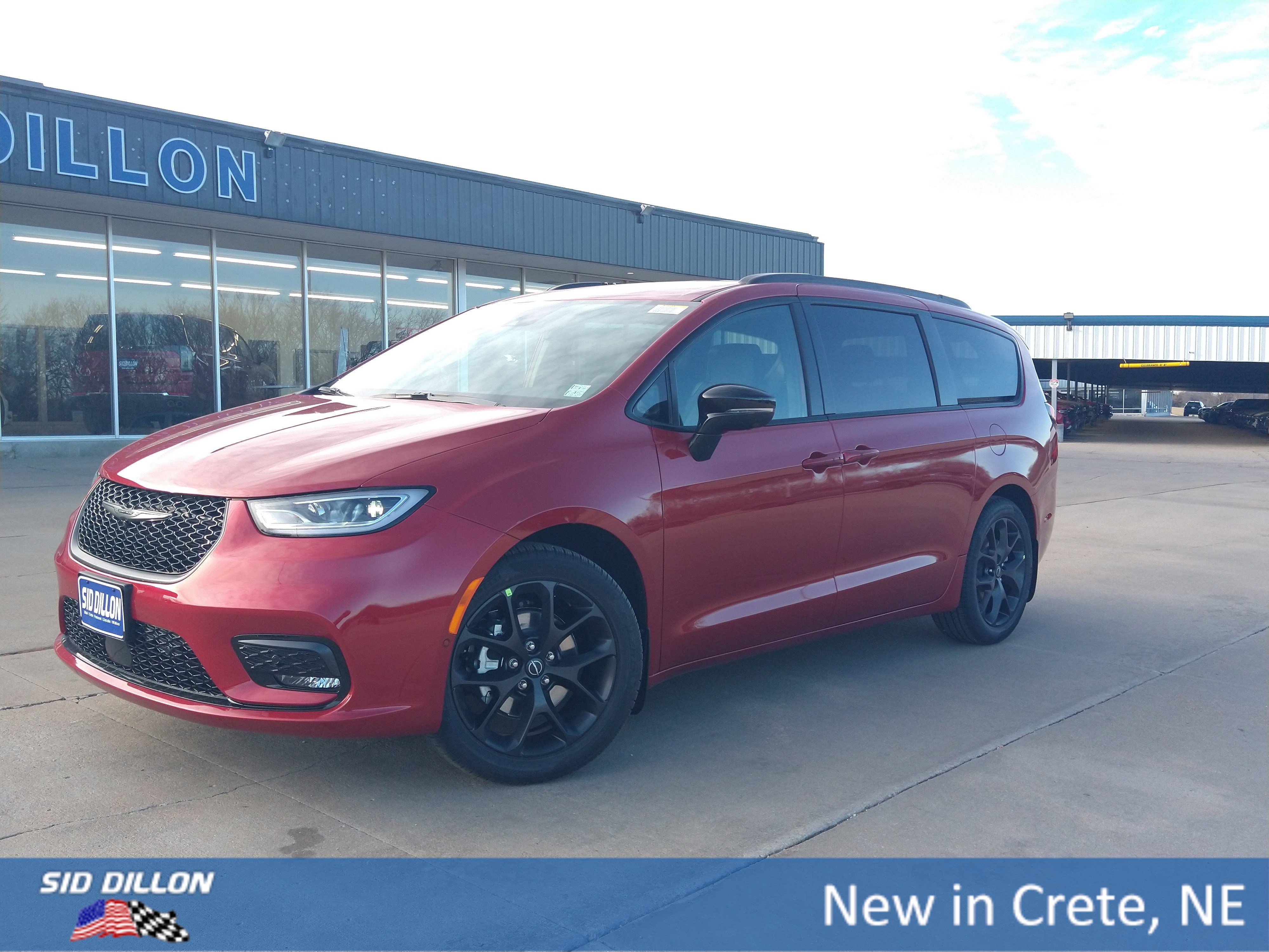 2026 Chrysler Pacifica Select's photo