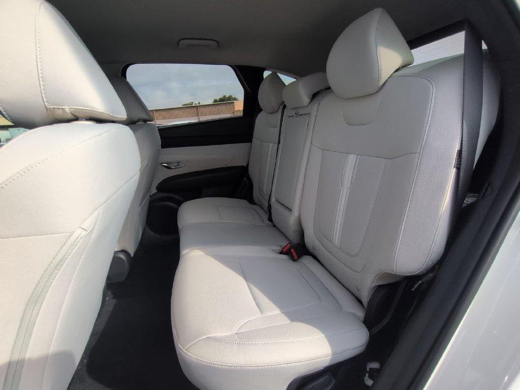 New 2026 White Hyundai SEL Plus FWD image 19