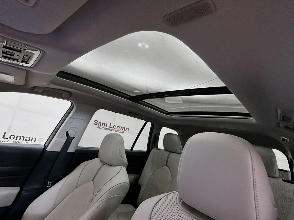 Used 2024 White Toyota Platinum image 22