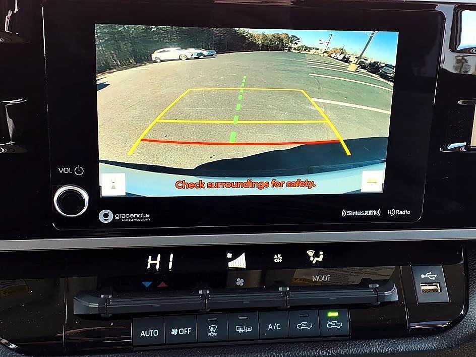 Used 2023 Ice Cap Toyota SR5 image 17