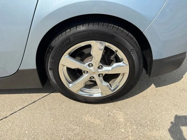 Used 2015 Silver Chevrolet Base image 10