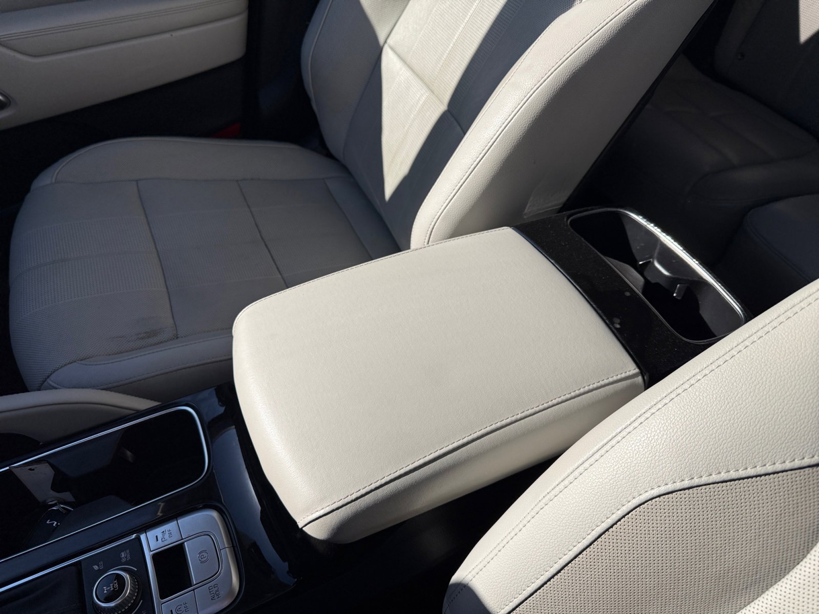Used 2022 Sangria Kia EX image 14