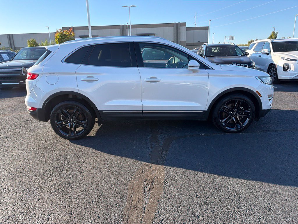 Used 2017 White Lincoln Reserve image 8