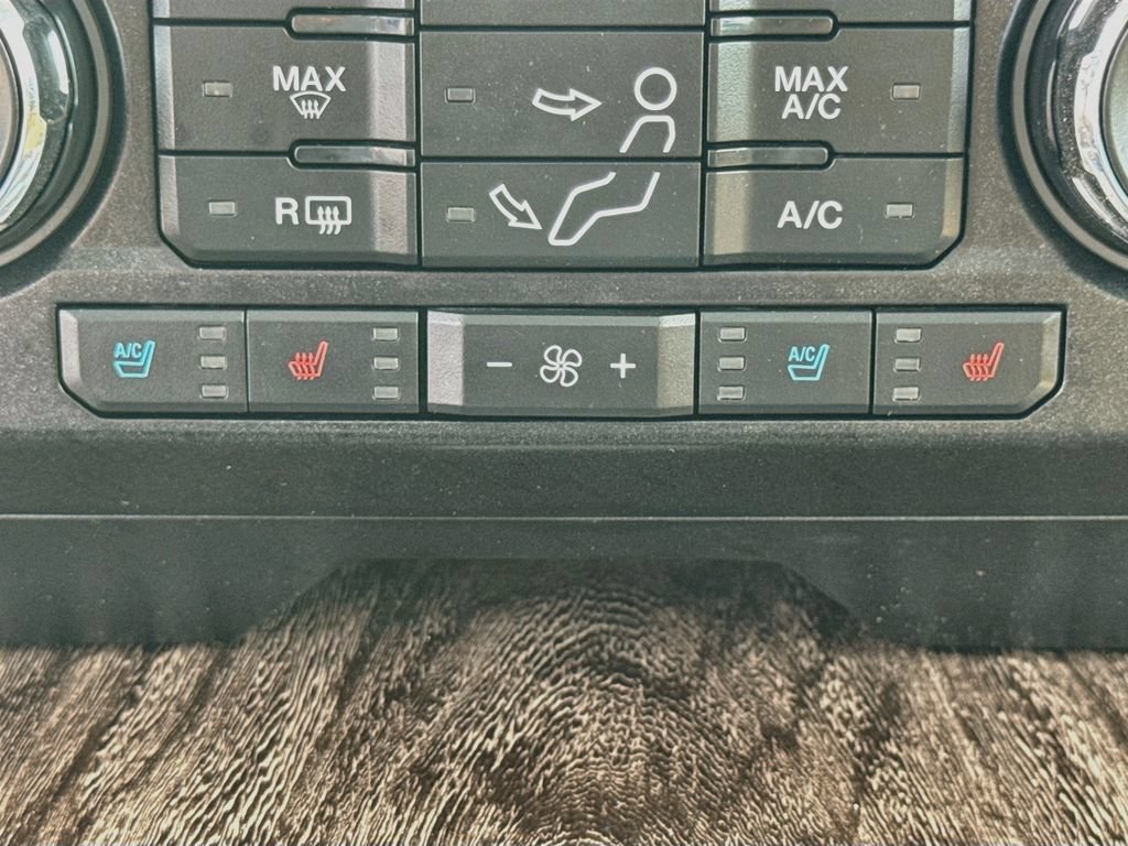 Used 2017  Ford Lariat image 21