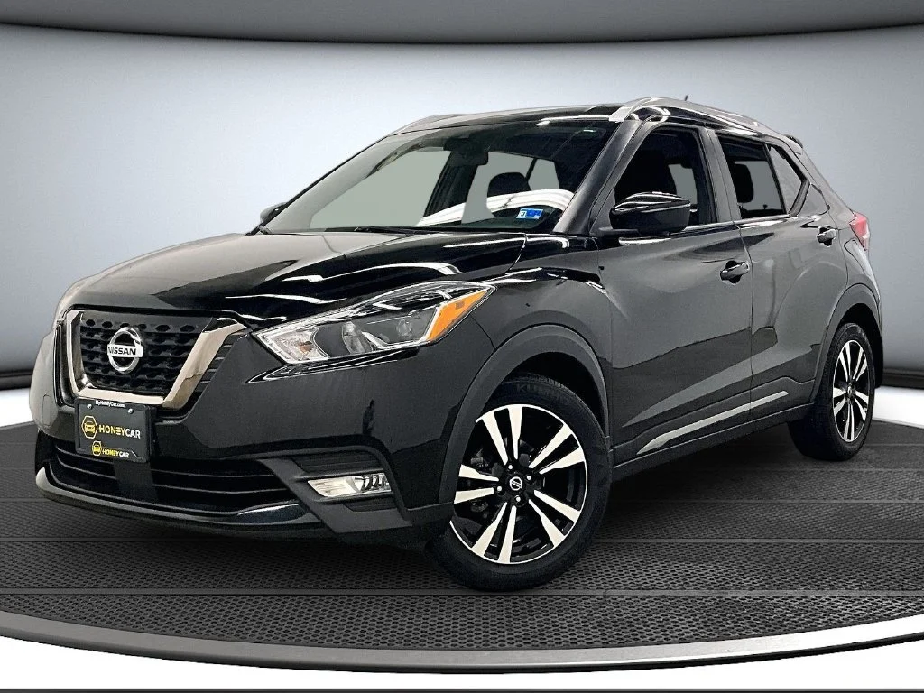 Used 2020 Black Nissan SR image 3