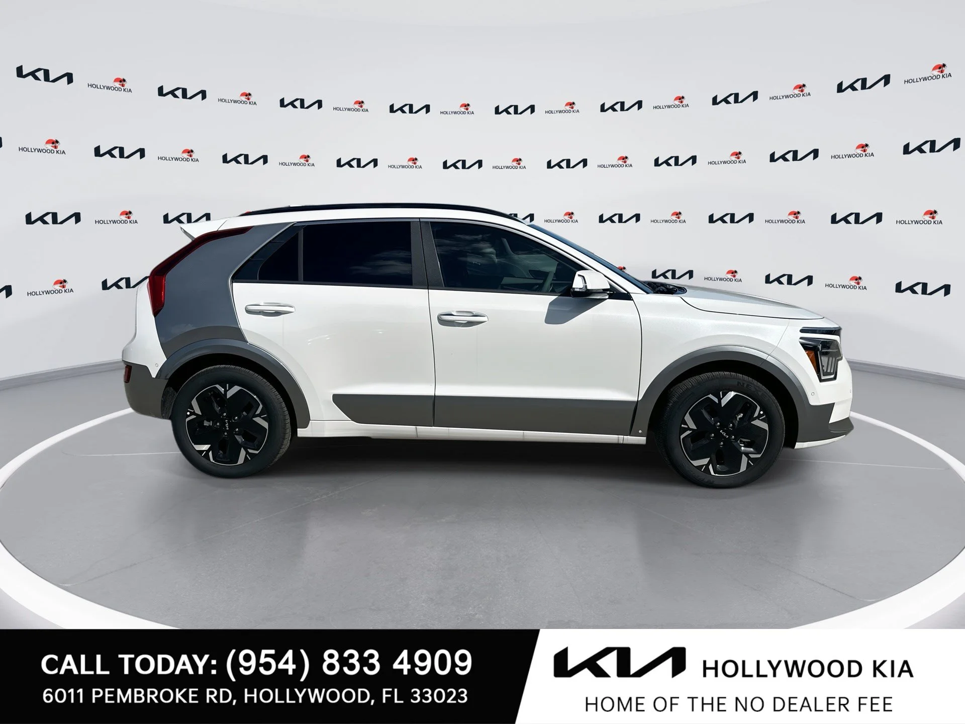 New 2025 Snow White Pearl Kia Wave image 9