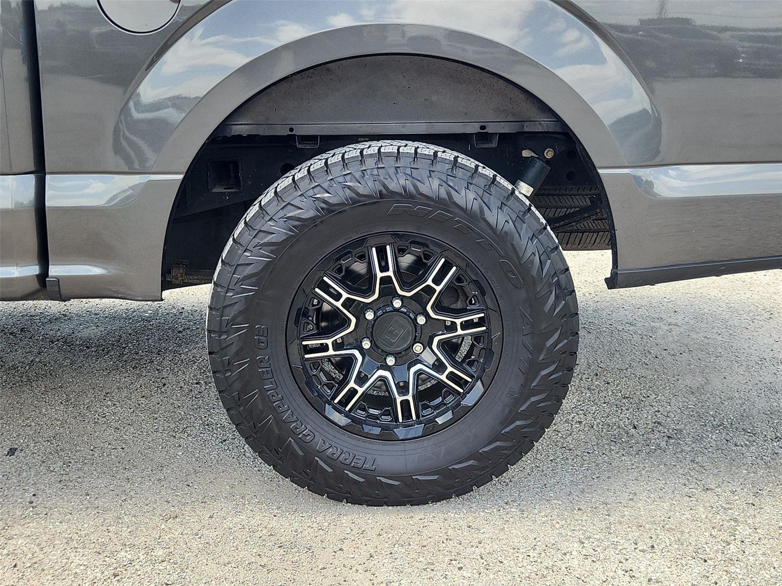 Used 2018 Magnetic Ford XLT image 29