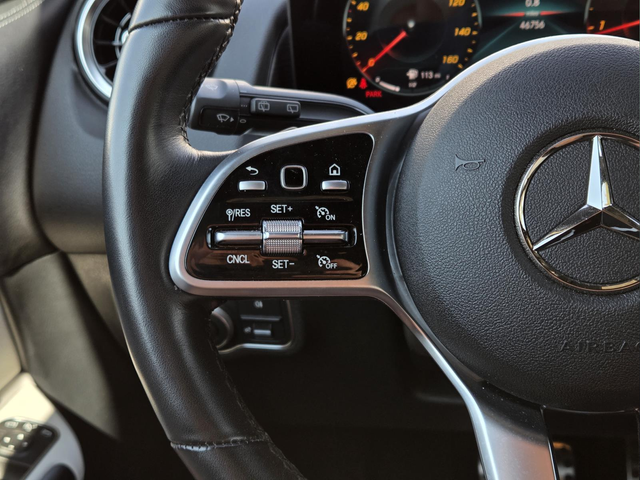 Used 2022  Mercedes-Benz GLB 250 image 15