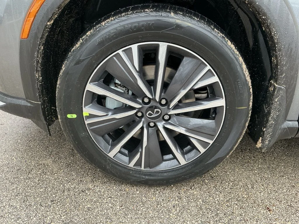 New 2026 GRAPHITE SHADOW INFINITI Luxe FWD image 6