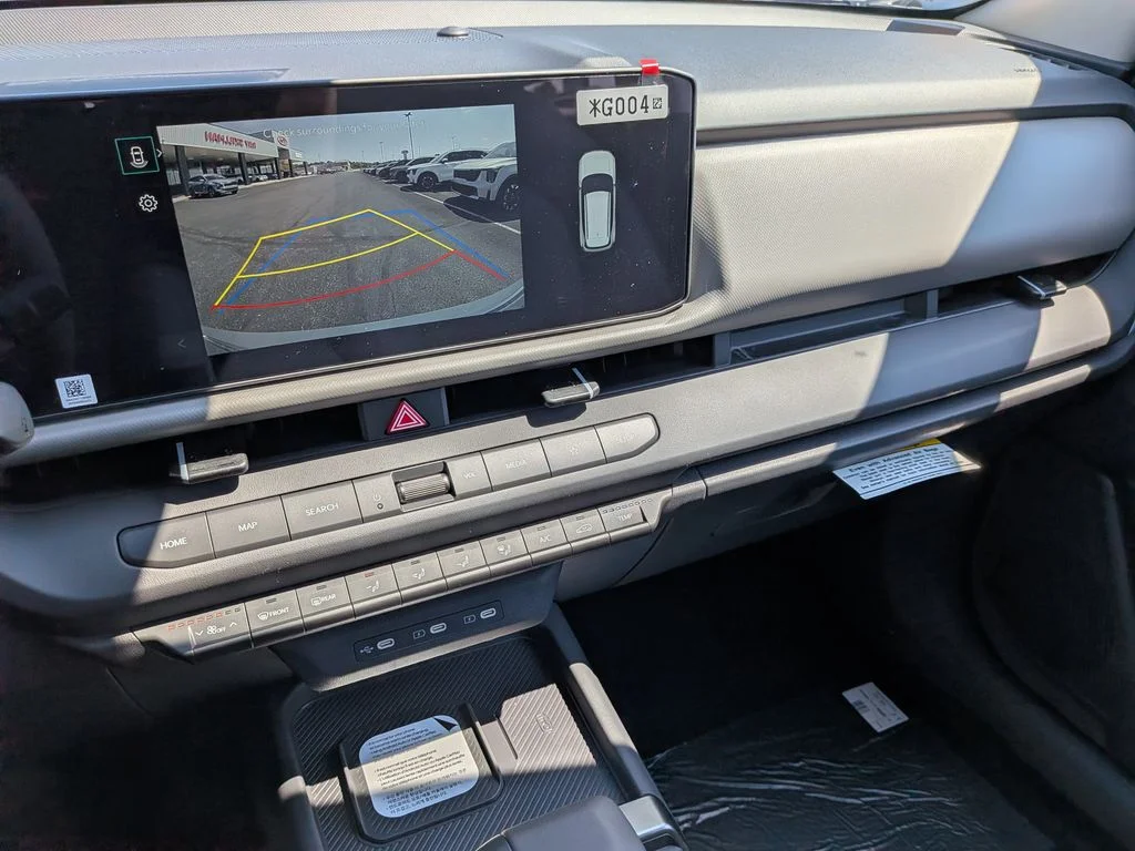New 2027 Pale Gray Kia S image 17