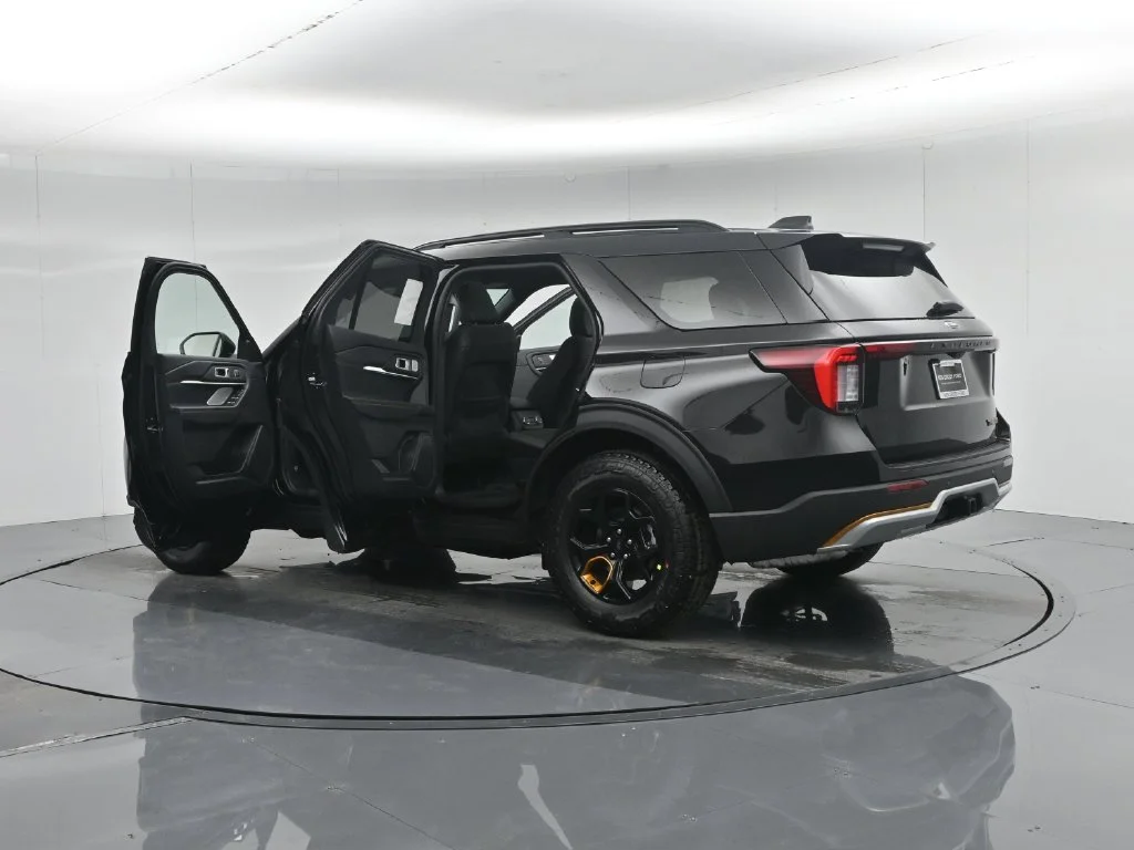 New 2026 Agate Black Metallic Ford Tremor image 36