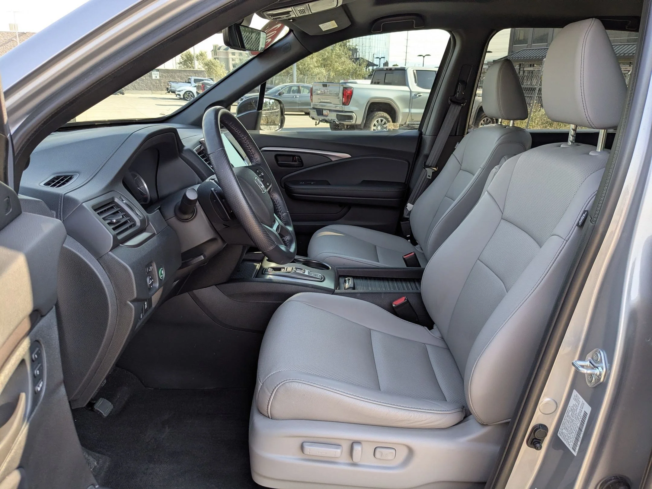 Used 2023 Lunar Silver Metallic Honda EX-L image 24