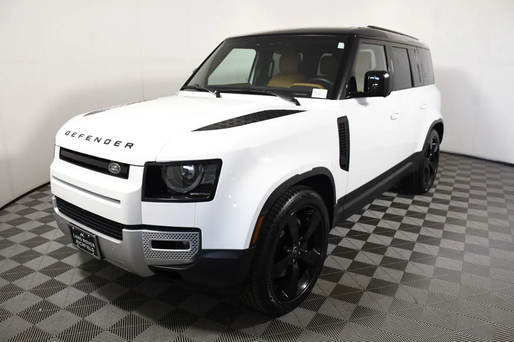Used 2023 Fuji White Land Rover S image 1
