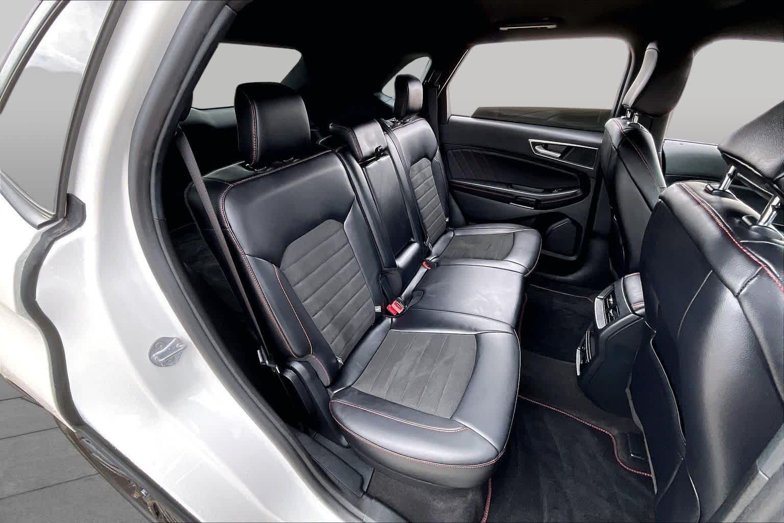Certified Used 2024 Star White Metallic Tri-Coat Ford ST-Line image 18
