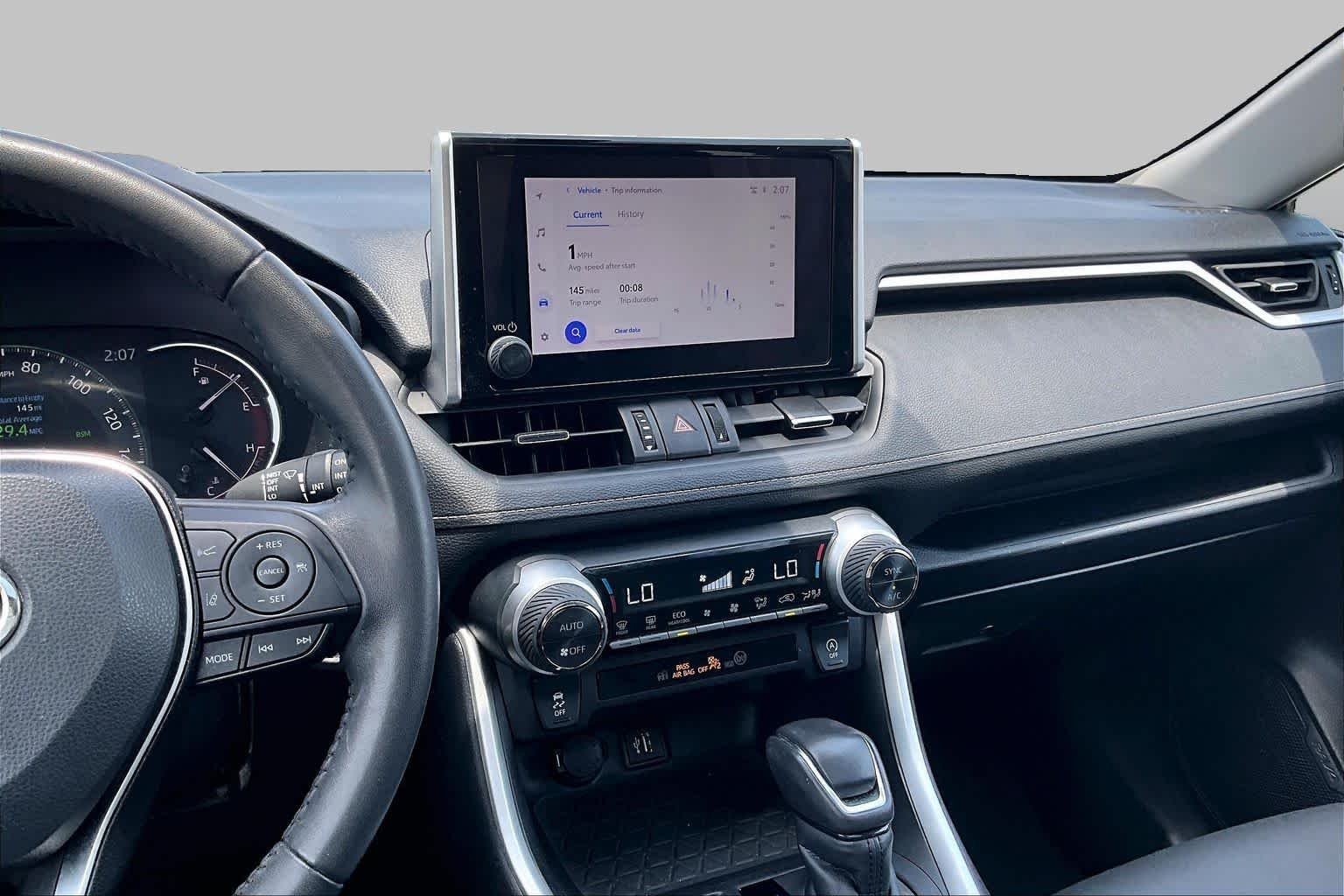 Used 2025 Wind Chill Pearl Toyota XLE Premium image 7