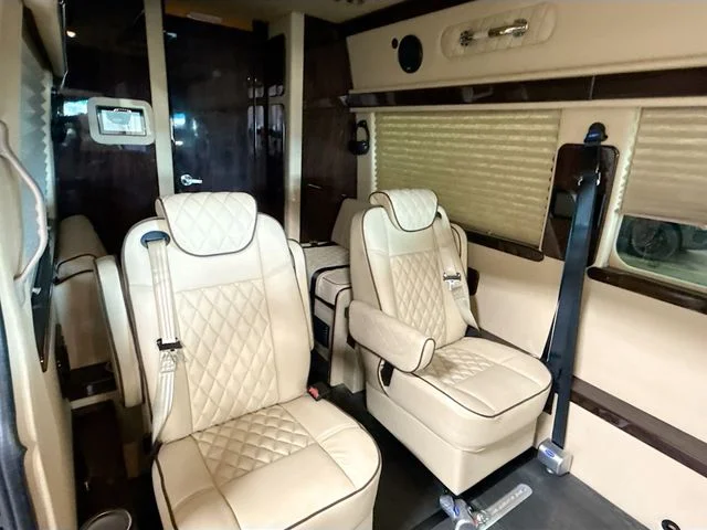 Used 2022 Black Mercedes-Benz Cargo 170 WB image 27